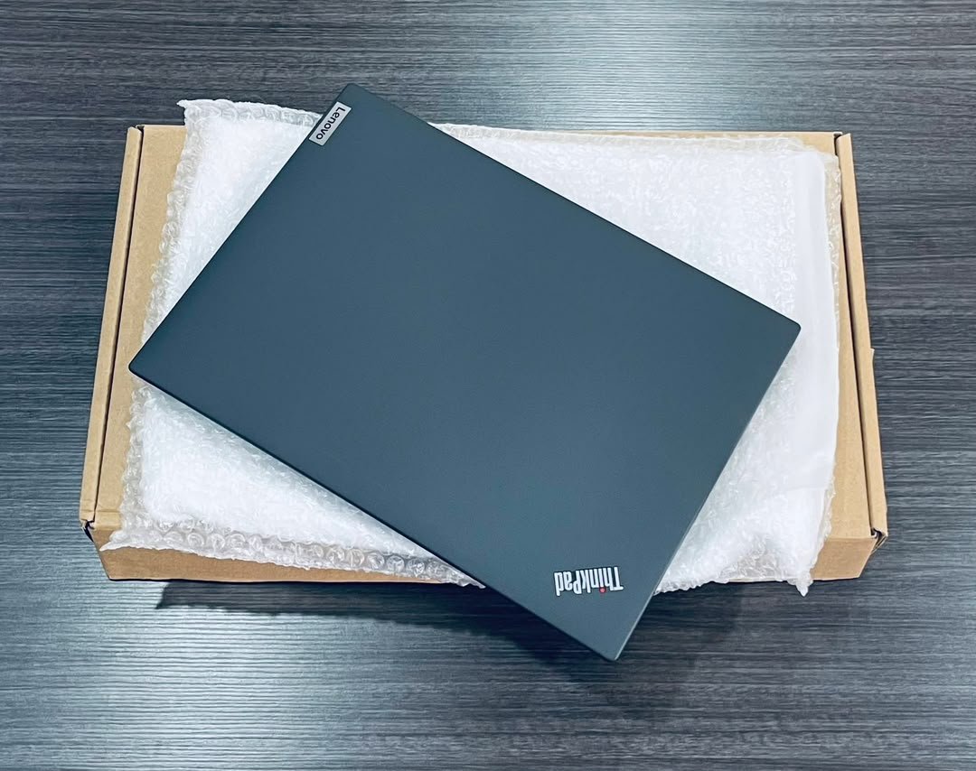 Lenovo Thinkpad P14s Gen 3 Gamer/WorkStation Core i7 12ème génération Avec Nvidia 4Go